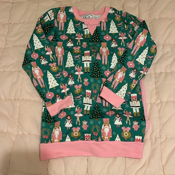 Little girl Christmas nutcracker set - Picture 3 of 4